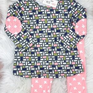 Adorable two piece pants suit